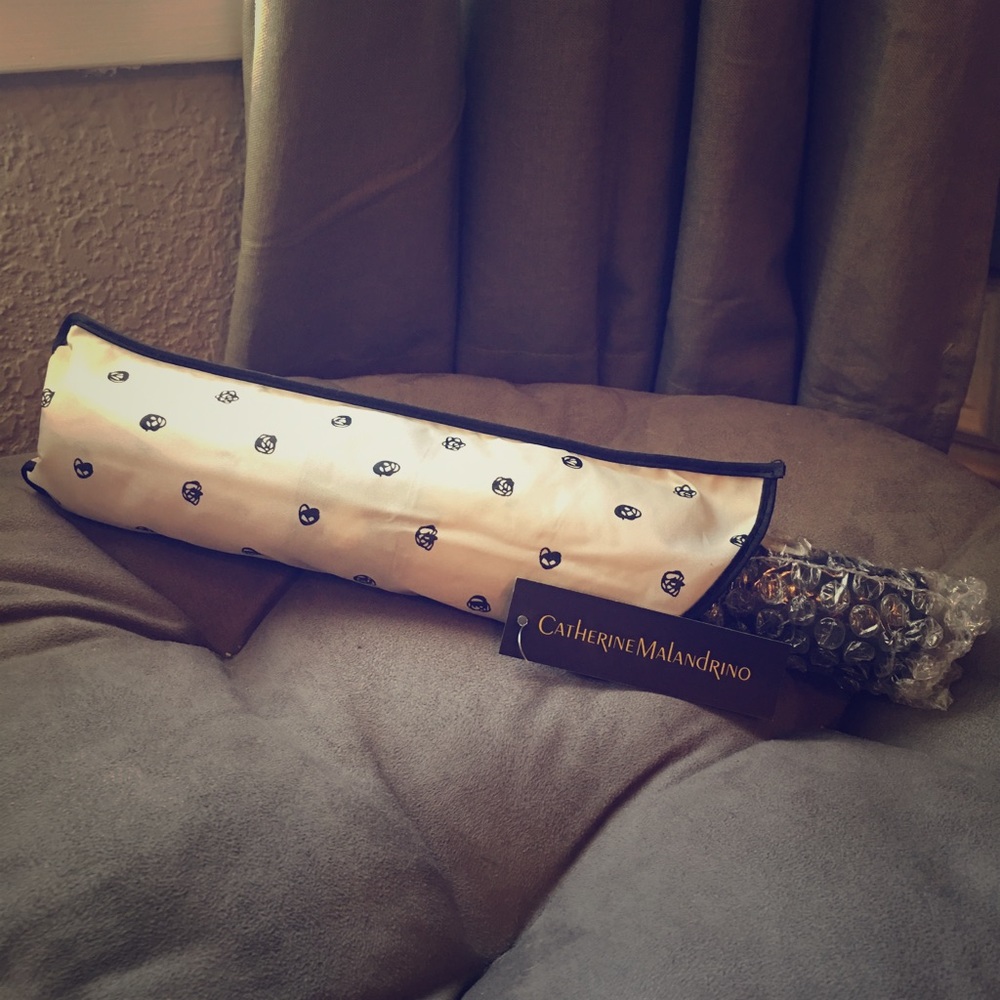 Cathrine Malandrino Umbrella. Pale Grey w/ black.